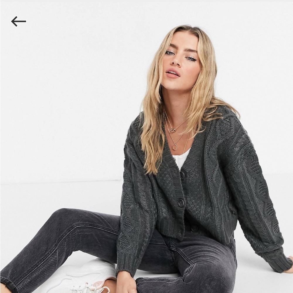 Pull & Bear cardigan — worn only once!